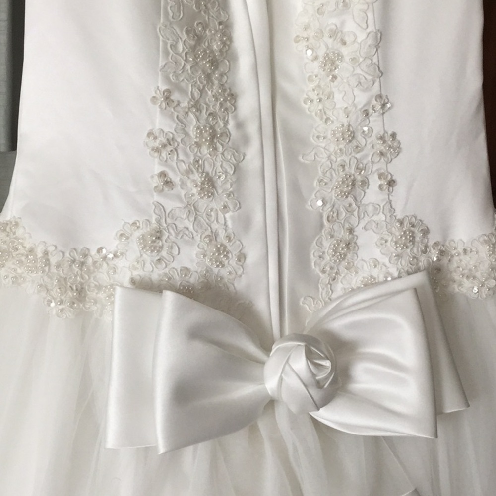 🎉Host Pick🎉💗💗Wedding Dress -Never Worn - Picture 5 of 6
